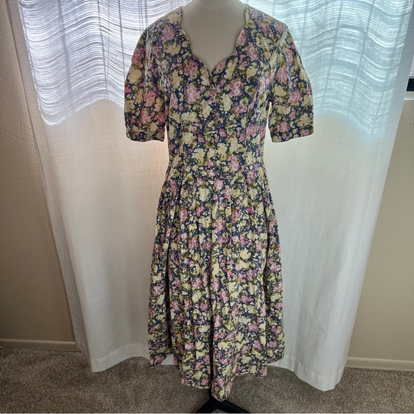 Vintage Laura Ashley Floral Dress - Picture 2 of 7